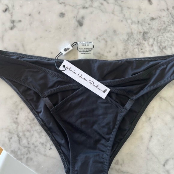 Monica Hansen brand new bikini - Picture 2 of 5